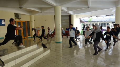 Kegiatan senam bersama mahasiswa gizi IPB untuk mendukung program health lifestyle 