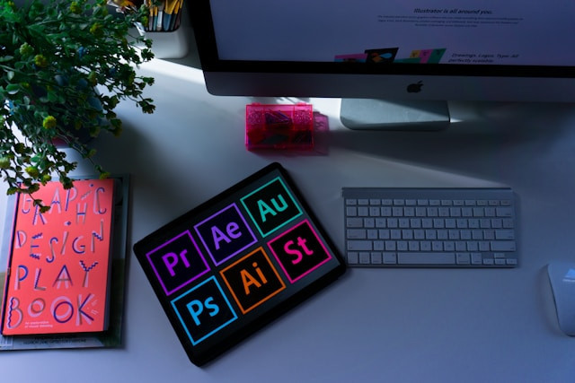 Jobdesk Desain Grafis. Foto Hanya Ilustrasi, Bukan Sebenarnya. Sumber Foto: Unsplash.com/Emily Bernal