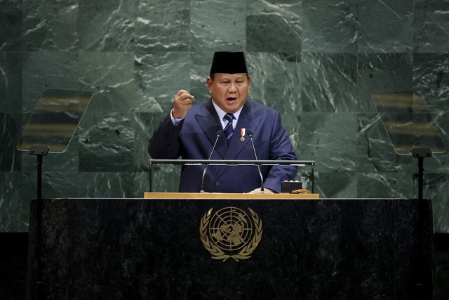 Prabowo Subianto selaku presiden Indonesia tengah berpidato di markas besar PBB, New York pada Selasa (23/9). Sumber: Mile Siregar/REUTERS