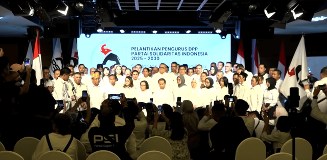 Pelantikan pengurus DPP PSI periode 2025-2030 oleh Ketum Kaesang Pangarep, Jumat (26/9/2025). Foto: YouTube PSI