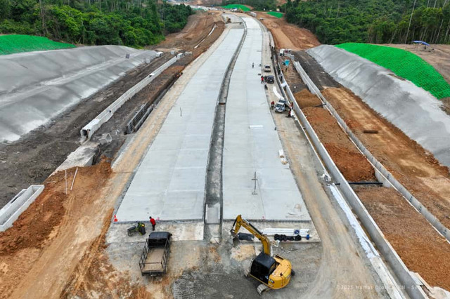 Pembangunan jalan proyek 1A & 1B di wilayah IKN. Foto: Dok. Istimewa