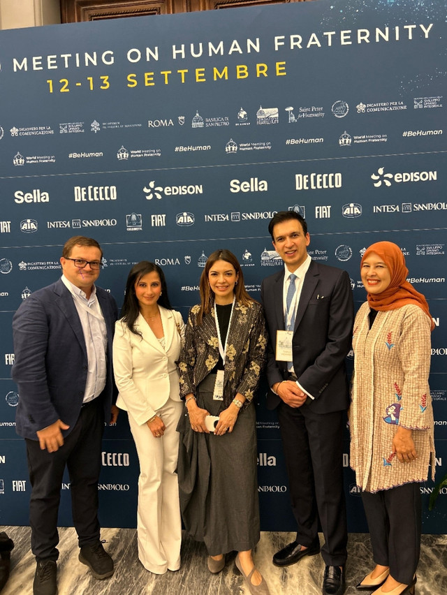 CEO MD Entertainment Manoj Punjabi (kedua dari kanan) di Roma pada pertengahan September 2025 dalam acara World Meeting on Human Fraternity.  Foto: Dok. MD Pictures