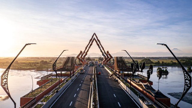 Jembatan Pandansimo penghubung Kabupaten Bantul dan Kulon Progo. Foto: Dok. PJN
