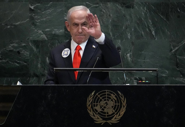 PM Israel Benjamin Netanyahu saat pidato di Sidang Umum PBB, New York, Amerika Serikat, Jumat (26/9) waktu setempat. Foto: Timothy A. Clary/AFP