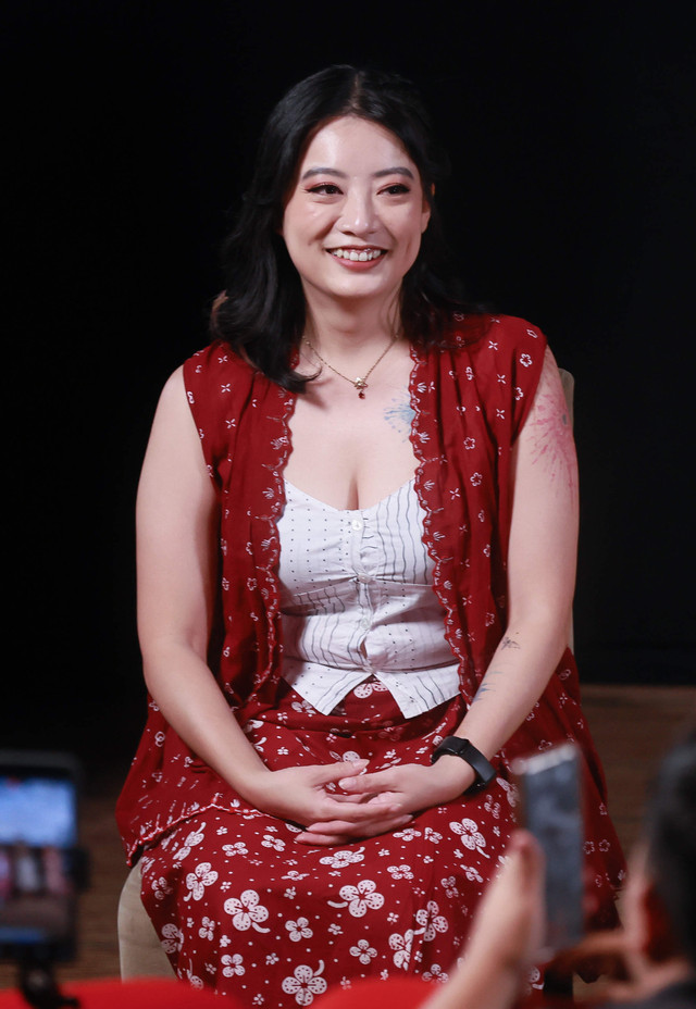 Artis Leony saat konferensi pers film Air Mata Diujung Sajadah 2 di Plaza Senayan, Jakarta, Jumat, (26/9/2025).  Foto: Agus Apriyanto