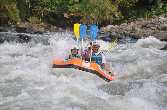 Rafting di sungai Serayu, Sumber foto pribadi 