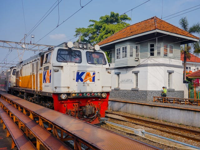 Kereta Api Gaya Baru Malam Selatan. Foto hanya ilustrasi bukan sebenarnya. Sumber foto: Pexels/Noel Snpr