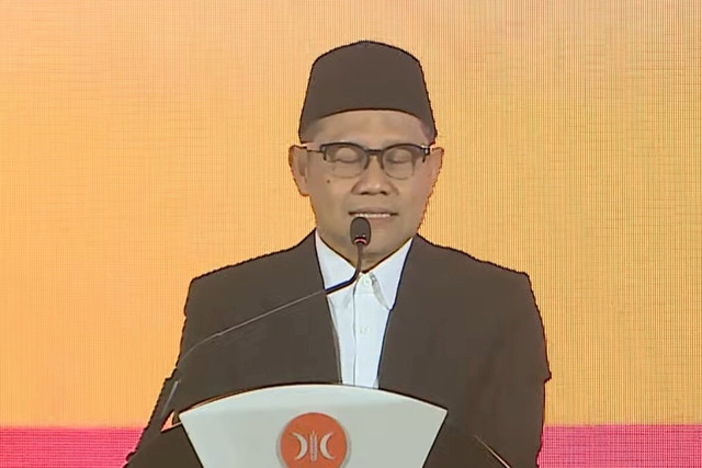 Ketua Umum PKB Muhaimin Iskandar memberikan sambutan saat menghadiri Munas VI PKS di The Sultan Hotel & Residence, Jakarta, Minggu (28/9/2025).
 Foto: Youtube/PKSTV