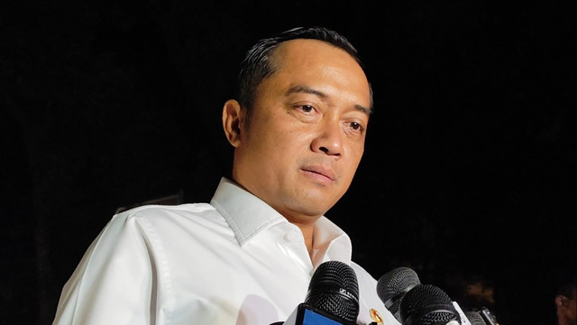 Mensesneg Prasetyo Hadi usai rapat dengan Presiden Prabowo Subianto di Jalan Kertanegara IV, Jakarta Selatan, Minggu (28/9/2025). Foto: Jonathan Devin/kumparan