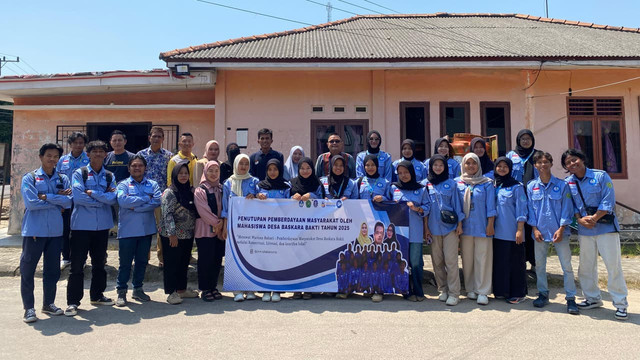 Tim dosen melakukan penarikan tim mahasiswa dari Desa Baskara Bakti, menandakan selesainya program PMM Desa Baskara Bakti 2025 yang telah berlangsung selama dua bulan.
