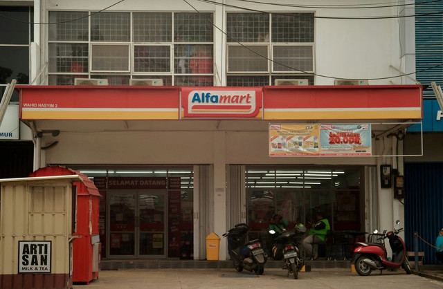 Keuntungan member Alfamart. Foto hanya ilustrasi, bukan tempat yang sebenarnya. Sumber: Unsplash/Yoga Sukma
