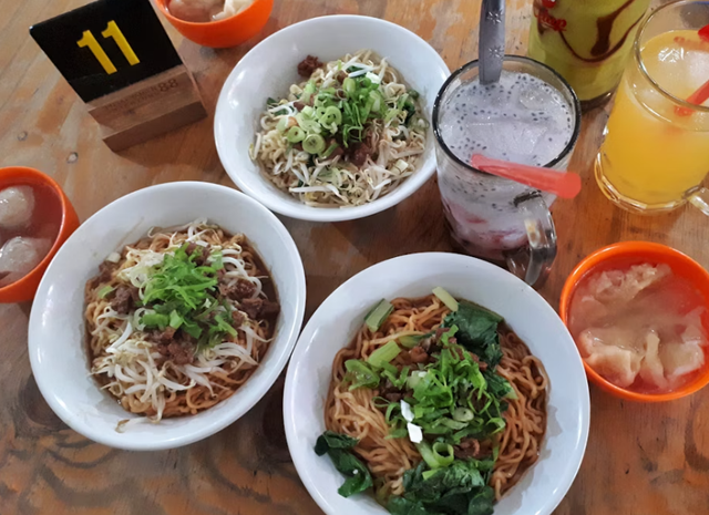 5 kuliner blok m square. Foto hanya ilustrasi, bukan tempat sebenarnya. Sumber: Unsplash/Fitri Ariningrum