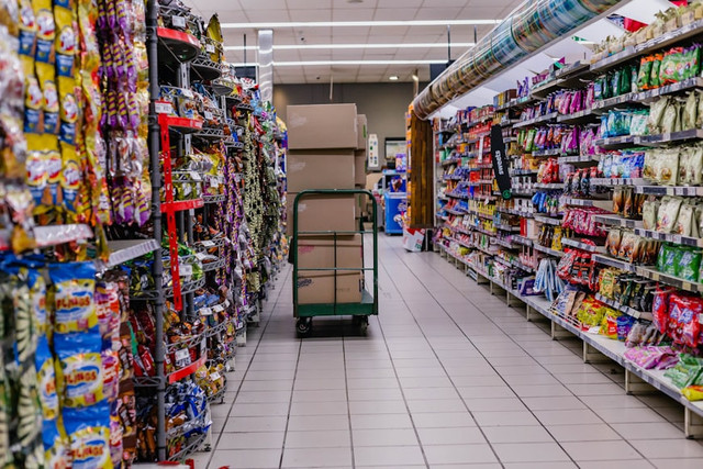 Keuntungan Member Indomaret Poinku. Foto hanya sebagai ilustrasi saja, bukan gambar sebenarnya. Sumber: Unsplash/Sincerely Media.