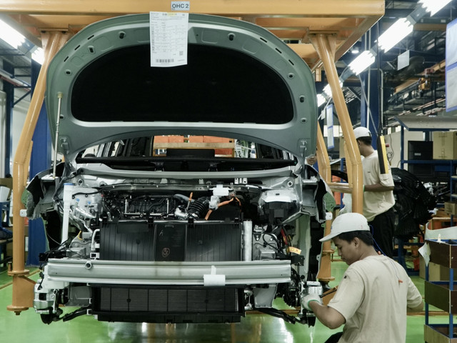 Lini produksi Geely di PT Handal Indonesia Motor. Foto: dok. Geely
