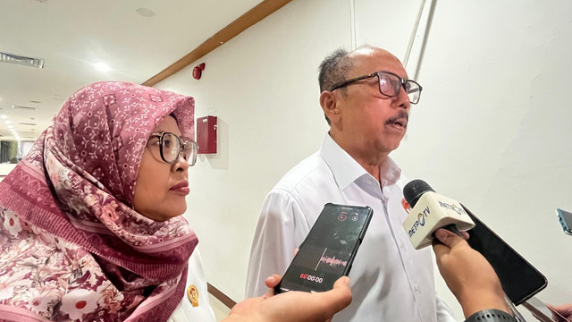 Ketua Lembaga Perlindungan Saksi dan Korban (LPSK) Achmadi dan Wakil Ketua LPSK Sri Suparyati di Kompleks Parlemen Senayan, Jakarta, Senin (29/9/2025). Foto: Nasywa Athifah/kumparan