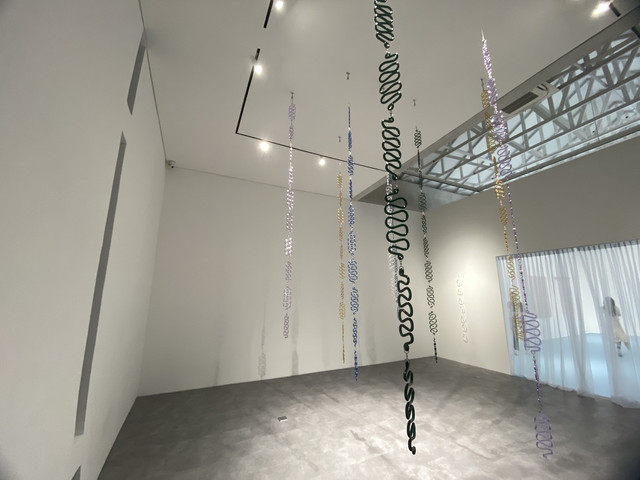 Karya Invisible Suture oleh Alisa Chunchue di pameran Wound Ara Contemporary (Dok. Hidayat Adhiningrat)