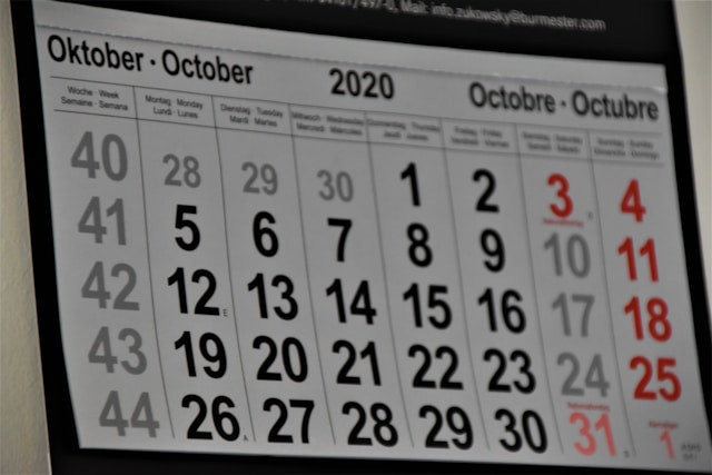 Ilustrasi untuk Daftar Tanggal Penting di Oktober 2025. Sumber: Unsplash/Waldemar Brandt