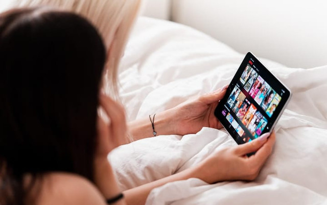 Ilustrasi cara baca manga Chainsaw Man. Sumber foto: Pixabay/yousafbhutta