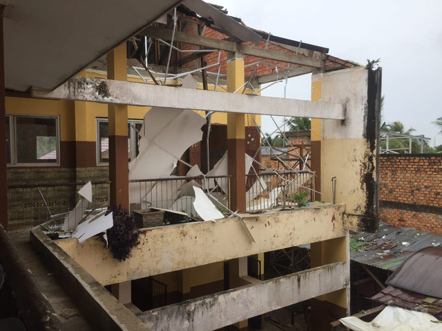 Kondisi atap yang ambruk di SMPN 39 Gandus ,Kota Palembang/Anyelir. 