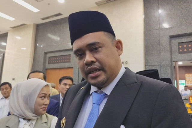 Gubernur Sumatera Utara Bobby Nasution saat ditemui usai rapat paripurna di Kantor DPRD Sumut, Medan, Senin (29/9/2025). Foto: Amar Marpaung/kumparan