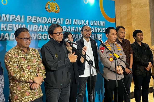 Kapolri Jenderal Pol Listyo Sigit Prabowo dan Koalisi Masyarakat Sipil usai berdialog di Gedung PTIK, Jakarta Selatan, Senin (29/9/2025). Foto: Rayyan Farhansyah/kumparan