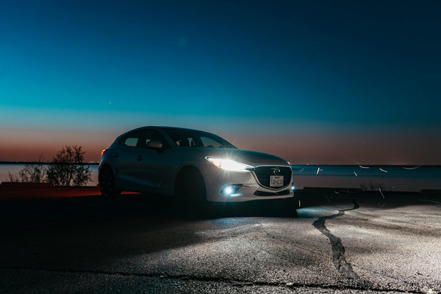 Harga Mazda 3 Hatchback. Foto Mazda3 Hatchback. Sumber Unsplash Luis G Flores