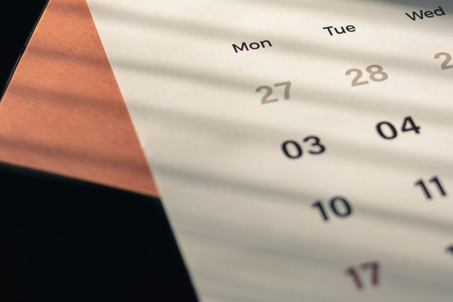 ilustrasi kalender desember 2025 lengkap dengan tanggal merah. sumber: unsplash/behnam norouzi-