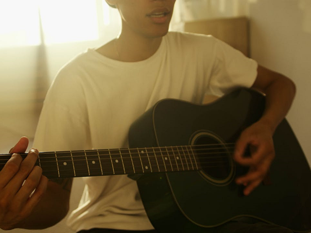 Ilustrasi chord arief Rembulan Malam. Sumber: pexels.com/artempodrez.