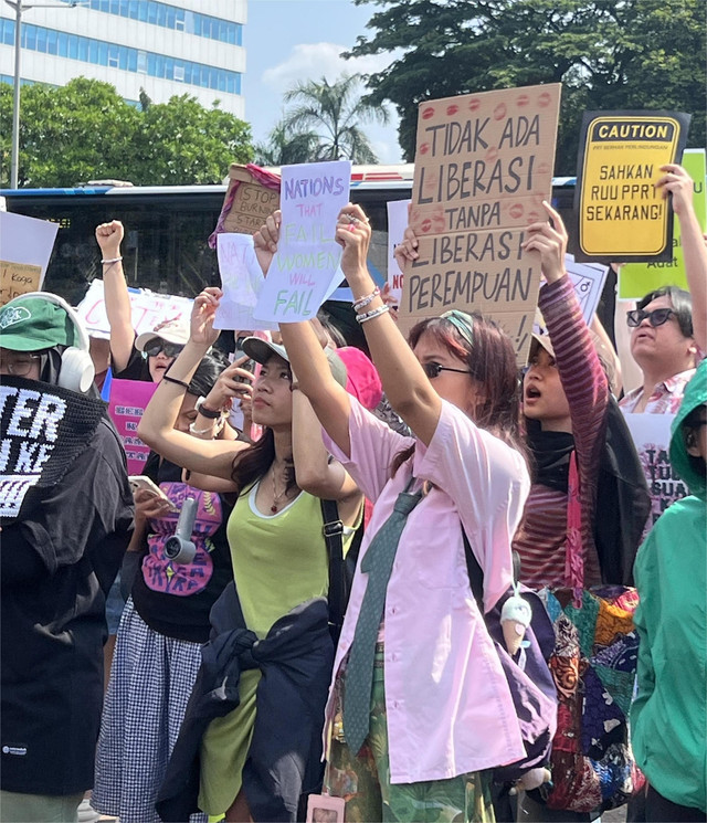 Women’s March Jakarta gelar aksi bertajuk "Tubuh Bukan Milik Negara" pada Minggu (28/9). Foto: kumparan/Naela Marcelina. 