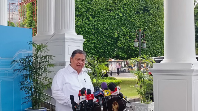 Menteri Koordinator Bidang Perekonomian Airlangga Hartarto di Istana Kepresidenan, Jakarta Pusat. Foto: Zamachsyari/kumparan