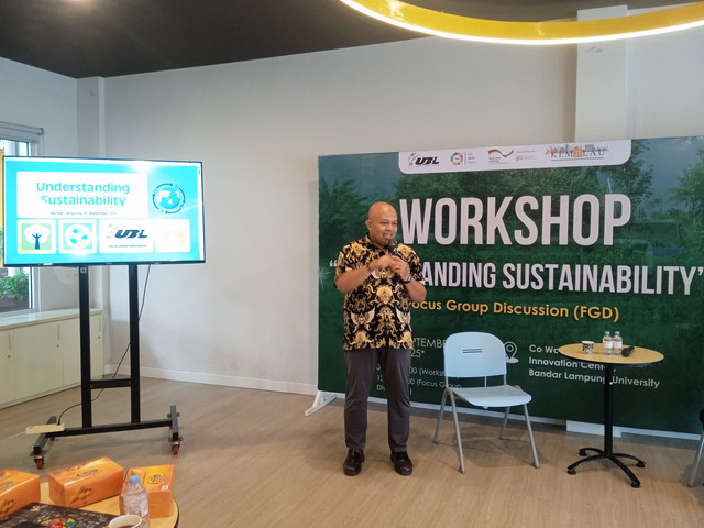 Founder Hijauku.com, Hisbullah Arief saat pemaparan | Foto : Taufik H/Lampung Geh