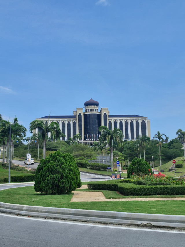 dokumentasi gedung rektorat. doc pribadi