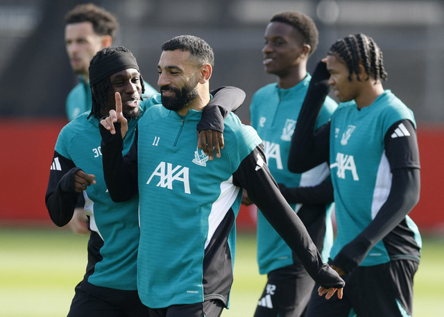 Sejumlah pemain Liverpool FC bersiap mengikuti sesi latihan jelang pertandingan Phase League Liga Champions Eropa di AXA Training Centre, Liverpool, Inggris, Senin (29/9/2025). Foto: Jason Cairnduff/Reuters