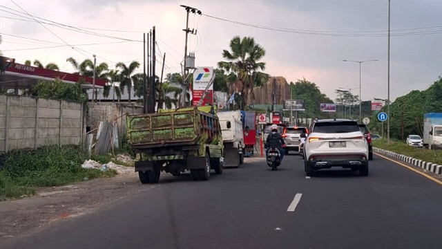 Situasi salah satu SPBU di Kota Manado, Sulawesi Utara pada Selasa 30 September 2025, tak terlihat adanya antrean panjang pengisian solar subsidi. Kondisi ini berbeda dengan sebelumnya yang selalu terjadi antrean panjang.