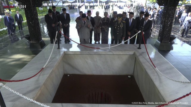 Presiden Republik Indonesia Prabowo Subianto dalam upacara peringatan Hari Kesaktian Pancasila 2025 di Monumen Pancasila Sakti, Lubang Buaya, Jakarta Timur, Rabu (1/10/2025). Foto: YouTube/Sekretariat Presiden