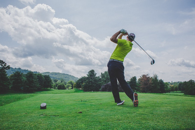 Ilustrasi foto olahraga golf. Foto: Unsplash