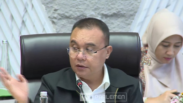 Wakil Ketua DPR RI Sufmi Dasco Ahmad memimpin rapat bersama Komisi V DPR RI, Kemenhub, Kemensetneg, ASPI dan ASRBPI di Kompleks Parlemen, Senayan, Jakarta, Rabu (1/10/2025). Foto: Youtube/ TVR Parlemen