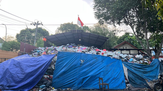 Tumpukan sampah di salah satu depo sampah di Kota Yogya. Foto: Pandangan Jogja/Gigih Imanadi Darma