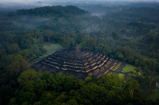 Ilustrasi Borobudur Super Moon 2025, Unsplash/alea Film