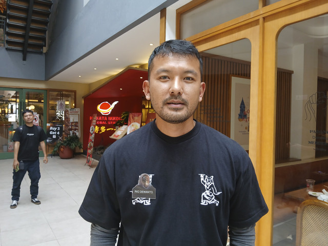 Aktor film Legenda Kelam Malin Kundang Rio Dewanto saat ditemui di Cipete, Jakarta Selatan, Rabu (1/10/2025). Foto: Vincentius Mario/kumparan