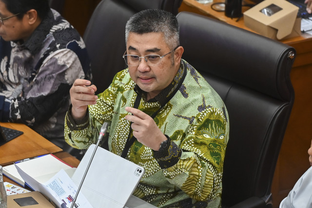 Achmad Muchtasyar di Komisi XII di Kompleks Parlemen, Senayan, Jakarta, Rabu (1/10/2025). Foto: Rivan Awal Lingga/ANTARA FOTO
