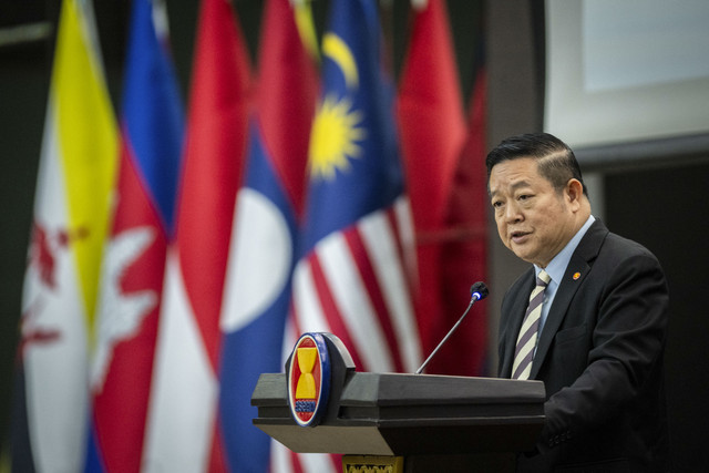Sekretaris Jenderal ASEAN Kao Kim Hourn memberikan sambutan saat pembukaan KTT Think Tank ASEAN (ATTS) ke-2 di Nusantara Hall, Sekretariat ASEAN, Jakarta, Kamis (2/10/2025). Foto: Bayu Pratama S/ANTARA FOTO