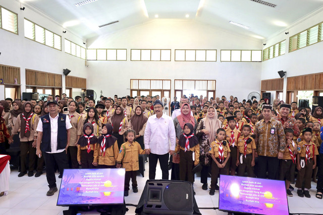 Mensos Saifullah Yusuf (Gus Ipul) meninjau Sekolah Rakyat Terintegrasi (SRT) 2 Banyuwangi, Kamis (2/10/2025). Foto: Kemensos RI