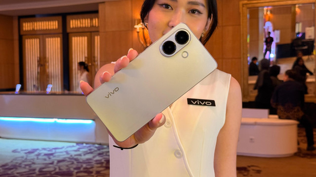 vivo V60 Lite. Foto: Kevin S. Kurnianto/kumparan