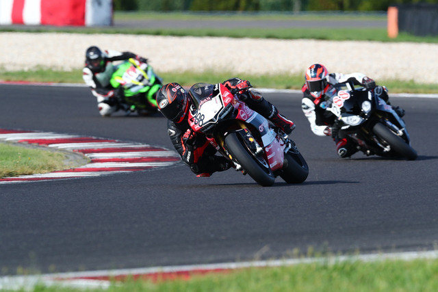 Ilustrasi cara nonton live streaming MotoGP Mandalika 2025. Foto: Pixabay.com/karlpusch