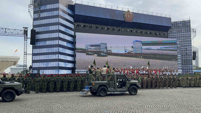 Suasana Gladi Bersih HUT TNI ke-80 di Monas, Jakarta Pusat, Jumat (3/10/2025). Foto: Rayyan Farhansyah/kumparan