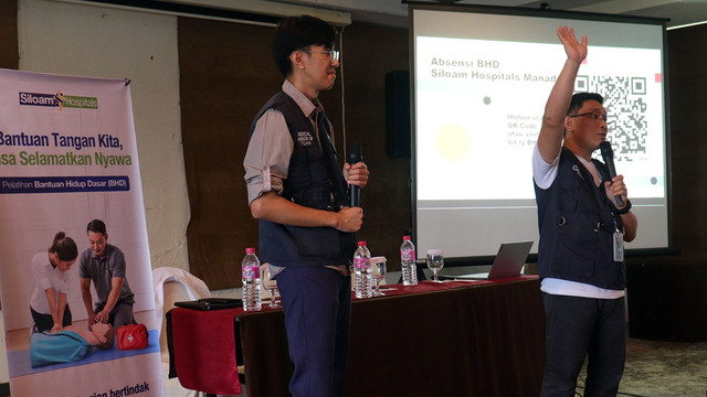 Pelatihan Basic Life Support yang digelar Hotel Aryaduta Manado untuk para karyawan.