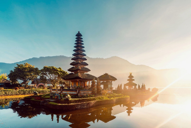 Sambut liburan menjelang akhir tahun di Travel Fair BRI. Foto: Cocos.Bounty/Shutterstock