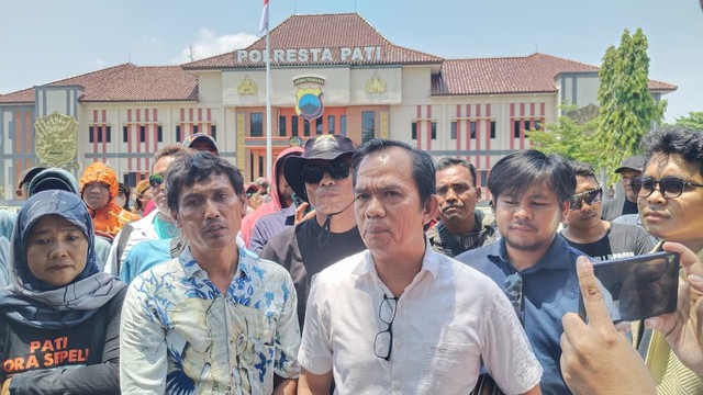 Massa MPB mendatangi Polresta Pati. Dok: kumparan