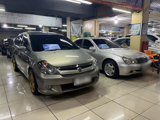Honda Stream di bursa mobil bekas Blok M. Foto: Fitra Andrianto/kumparan